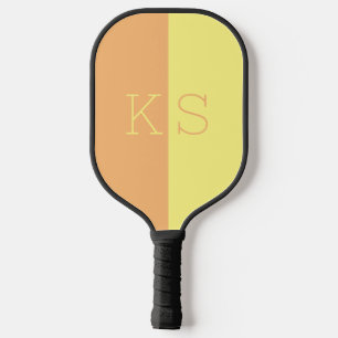 Modernes Minimal-Gelb-Orange-Monogramm Pickleball Schläger