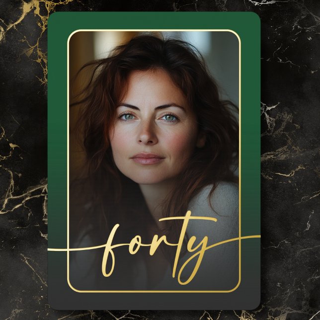 Modernes minimales grünes Foto vierzigjährig Folieneinladung (Modern Minimal Green Photo Fortieth Birthday Foil Invitation)