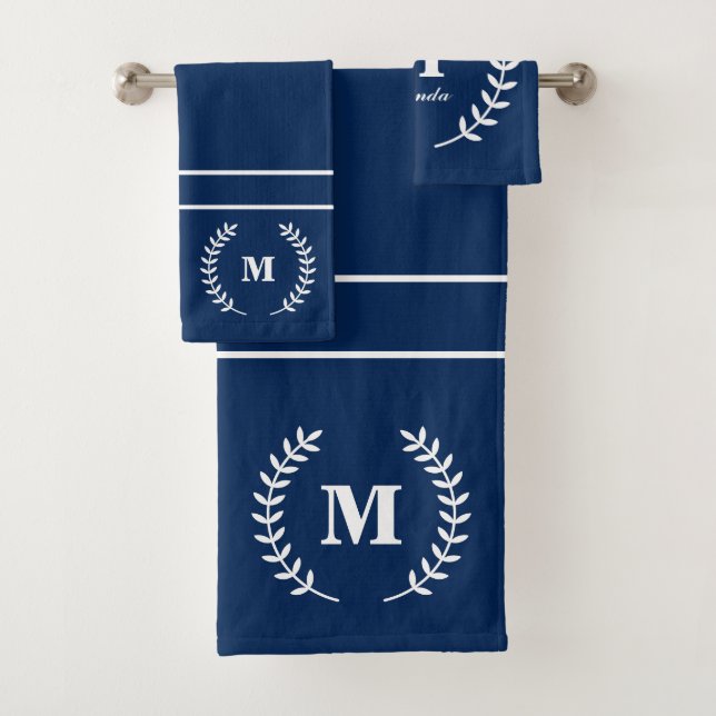Modernes Minimalistisch Navy Blue Initial Monogram Badhandtuch Set (Insitu)