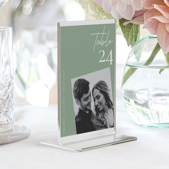 Modernes Minimalistisch Sage Green Wedding Foto Tischnummer (Sage Green Modern Photo Minimalist Romance Table Number)