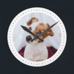 Modernes Minimalistisches, benutzerdefiniertes Fot Runde Wanduhr<br><div class="desc">Perfekt für Liebhaber von Haustieren: Dieses minimalistisch einfache,  saubere Design zeigt ein beliebtes Foto Ihres Hundes,  Ihrer Katze oder eines beliebten Haustiers! Personalisieren Sie sich mit Ihrem Pelzbaby und machen Sie daraus ein perfektes Geschenk für Ihre Familie. Auch als Wohngestaltung für ein Kinderzimmer!</div>
