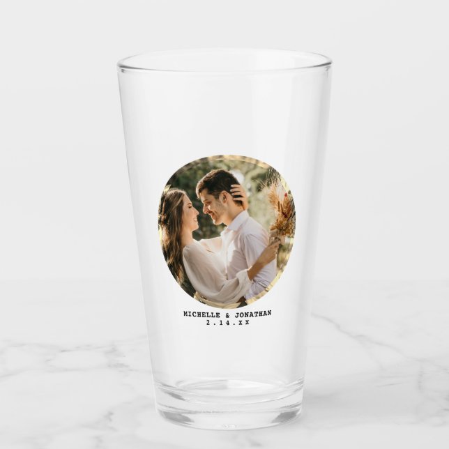 Modernes Minimalistisches Couple Wedding Foto Glas (Vorderseite)
