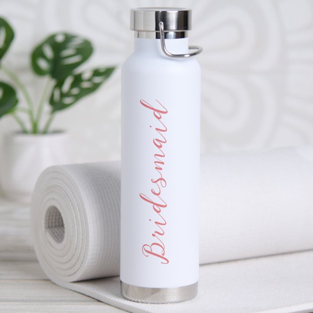 Modernes Minimalistisches Drehbuch Personalisierte Trinkflasche (Bridesmaid Water Bottle - Perfect for a Bachelorette or Bridesmaid Proposal)