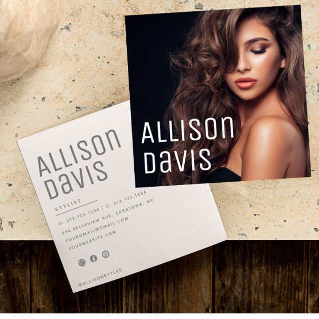 Modernes Minimalistisches, einfaches Berufliches F Quadratische Visitenkarte (Von Creator hochgeladen)