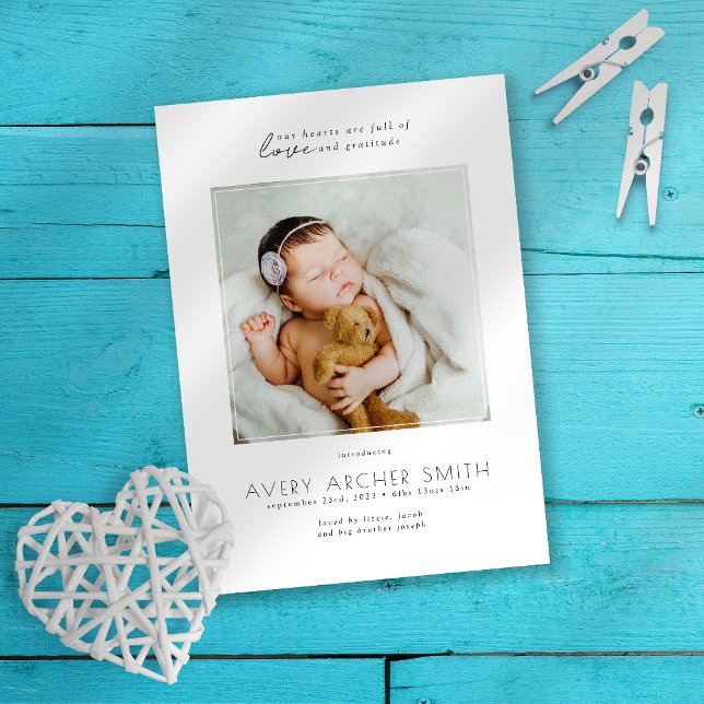 Modernes Minimalistisches Foto Baby Birth Ankündigung (Von Creator hochgeladen)