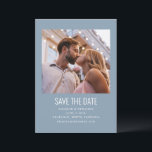 Modernes Minimalistisches Foto Hochzeit Dusty Blue Save The Date<br><div class="desc">Diese elegante Save the Date-Karte zeichnet sich durch einen weichen, staubblauen Hintergrund mit einem zentrierten Foto des Ehepaares und einer knalligen, modernen Typografie aus. Das minimalistische Design lasse Ihr Bild und Ihre Hochzeitsdetails glänzen und fügt eine romantische, raffinierte Touch hinzu. Ideal für Hochzeiten im Frühling oder Sommer mit einer ruhigen,...</div>