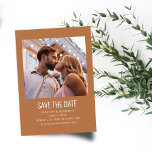 Modernes Minimalistisches Foto Hochzeitsreise zur  Save The Date<br><div class="desc">Modernes Minimalistisches Foto Hochzeit Sichern Sie das Datum in Boho Terracotta Brown</div>