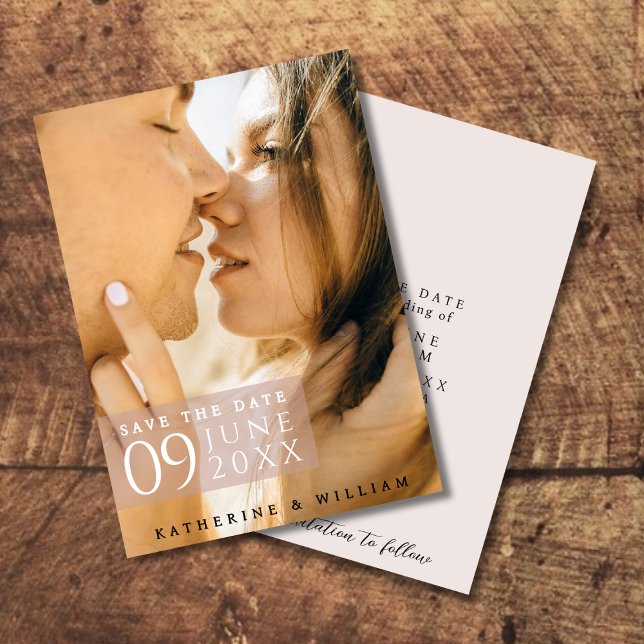Modernes, Minimalistisches Foto mit Save the Date  (Save the Date card)