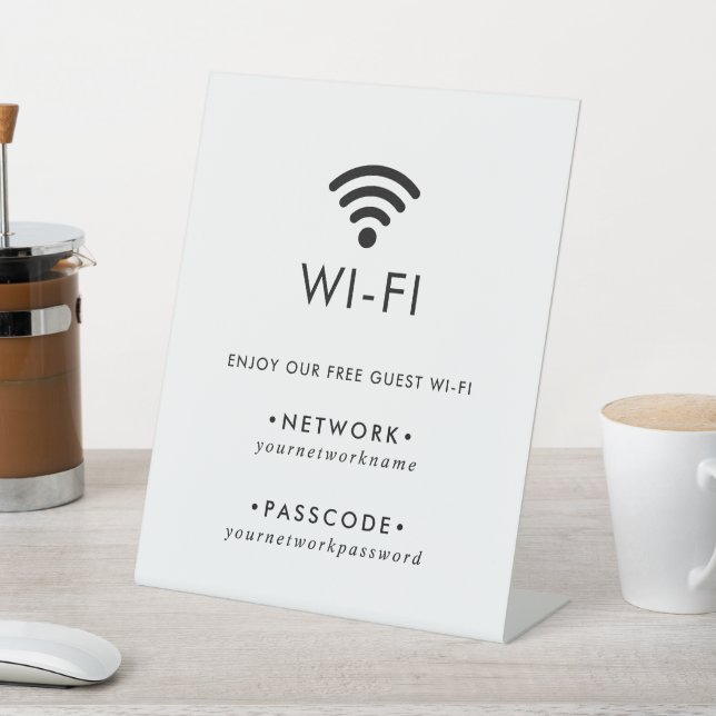 Modernes, Minimalistisches Gästehaus mit WLAN Sockelschild (In SItu)