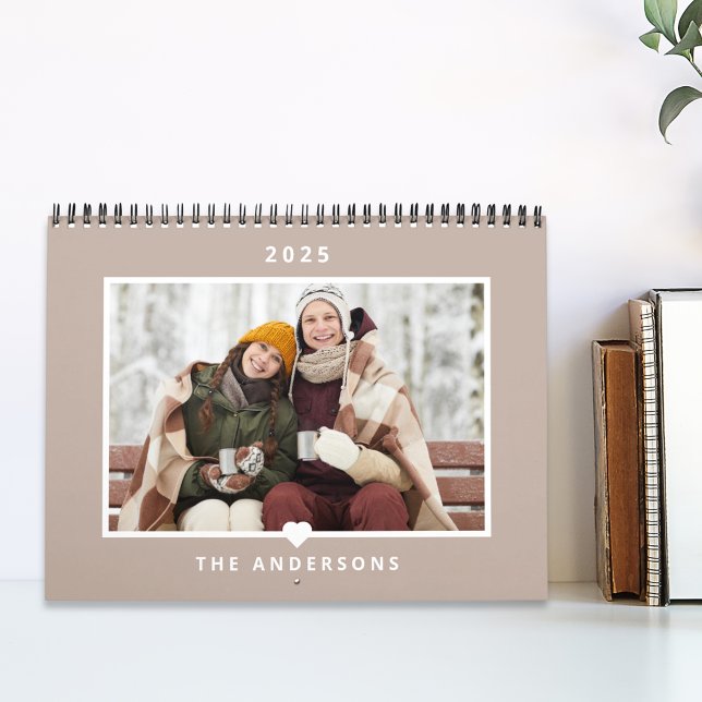 Modernes Minimalistisches Herzfamilien-Foto Kalender (Von Creator hochgeladen)