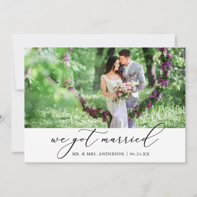 Modernes Minimalistisches kalligrafisches Hochzeit Ankündigung (Vorderseite)