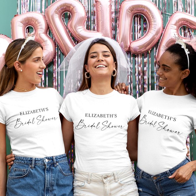 Modernes Minimalistisches Kalligraphie-Brautparty T-Shirt (Customize to change your personalized text size or text style. Many colors of shirts to choose from.)