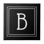 Modernes Mit Monogramm Schwarz & Weiß, einfach Fliese<br><div class="desc">Modernes und stilvolles personalisiertes Monogramm, das zu dekorativen schlichten, leicht aktualisierten dekorativen Fliesen in Schwarz-Weiß hinzugefügt wurde. Tolle Geschenkidee! Einfach mit dem Design-Tool anpassen, um es zu Ihrem eigenen machen! Kontaktieren Sie mich unter beachpausedesigns@gmail.com wenn Sie Hilfe benötigen oder Fragen zu diesem oder einem unserer Designs haben. Weitere Designoptionen und...</div>