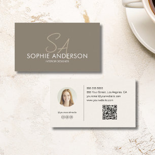 Modernes Monogram Foto QR Taupe Beruflich Visitenkarte