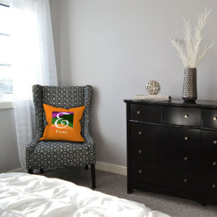 Modernes Monogramm Anfangsbuchstaben orangefarbene Kissen