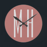 Modernes Monogramm Beruflich Schlicht Minimalistis Runde Wanduhr<br><div class="desc">Einfache Bearbeitungsprogramme. Unterschiedliche Typen und Größen,  Farbe und Schriftart.</div>