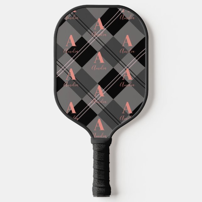 Modernes Monogramm Kariert-Grau-Schwarz-Rosa Pickleball Schläger (Vorderseite)