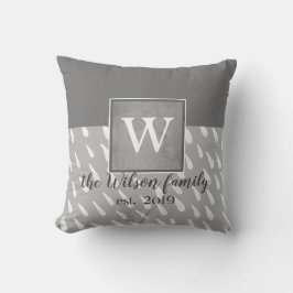 modernes Monogramm-Kissen in Grau und Weiß Kissen