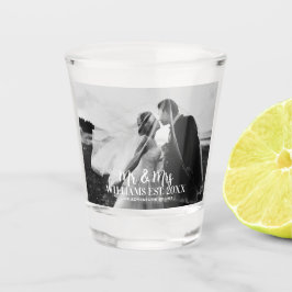 Modernes Mr. & Mrs. Newlywed Foto Custom Wedding Schnapsglas