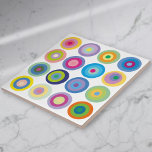 Modernes Muster der farbenfrohen Kreise des Mittel Fliese<br><div class="desc">Ein cooles,  stylisches,  abstraktes,  farbenprächtiges Kreislaufdesign aus der Mitte des Jahrhunderts. Entwickelt von Thisisnotme©</div>