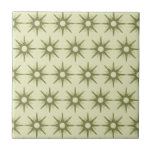 Modernes Muster der grünen Sternexplosion Mitte de Fliese<br><div class="desc">Modernes, inspiriertes Design aus der Mitte des Jahrhunderts mit Vintagem Muster von Retro-grünen Sternexplosionen auf einem helleren grünen Hintergrund. Einfaches, sauberes modernes Design. Erstellen Sie Ihr eigenes benutzerdefiniertes Muster, indem Sie ein neues Bild hochladen, oder wenden Sie sich mit der Schaltfläche "Nachricht" an den Designer, um Hilfe zu erhalten. So...</div>
