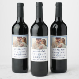 Modernes Navy Dusty Blue Wedding Foto Save the Dat Weinetikett