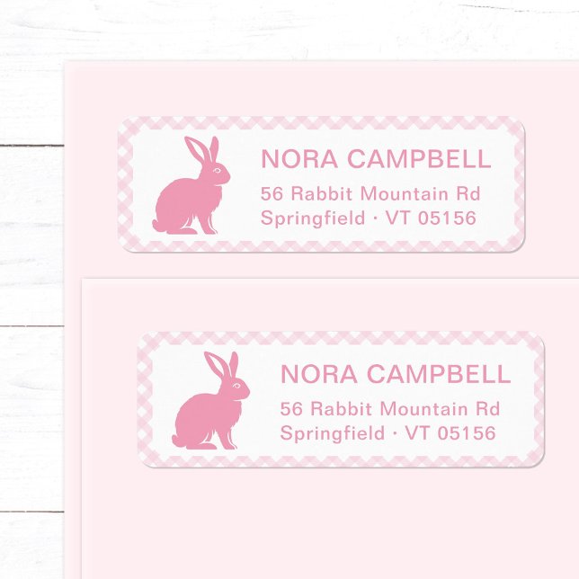 Modernes Niedliches Baby Pink Bunny Gingham Rückse (Modern, cute baby pink bunny return address label with classic gingham checks background.)