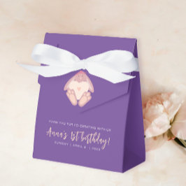 Modernes Niedliches und sonniges Lila Pastell am e Geschenkschachtel