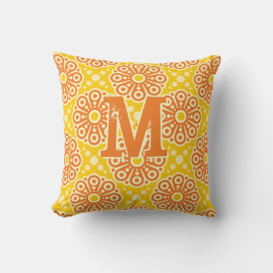 Modernes orangefarbenes gelbes Monogramm-Pilz Kissen
