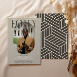 Modernes Oval Foto & Unterschrift 40. Geburtstag Einladung<br><div class="desc">Moderne stilvolle 40. Geburtstagseinladung. Das Design beinhaltet ein ovales Foto des Geburtstagsmädchens/Jungen, die elegante Schrift "FORTY" mit dem Namen der Personen in der Signatur-Schrift über dem oberen Teil und eine einfache Geburtstagsgeschenk-Vorlage, die sich leicht mit Ihren eigenen Details anpassen lässt. Die Farben können auch an das eigene Party angepasst werden....</div>