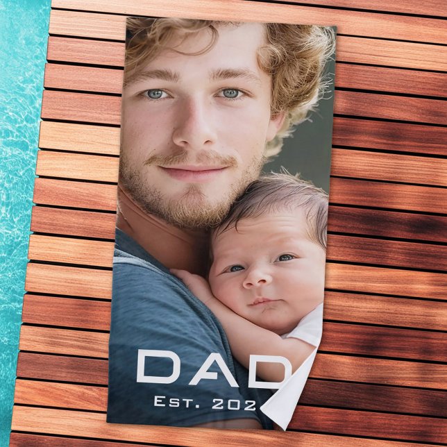 Modernes Papa ist das neue Baby Foto des Vaters Strandtuch (Modern dad est year father's day new baby photo beach towel)