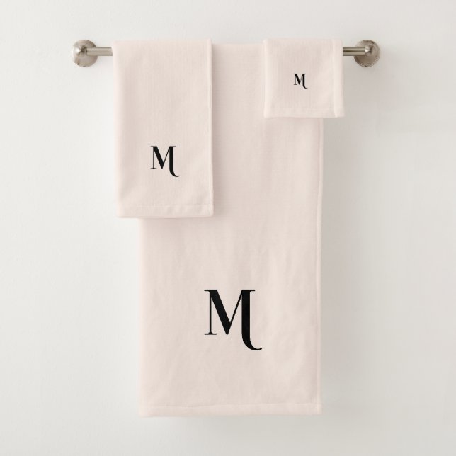 Modernes Pastellrosa Elegantes Schwarzes Monogramm Badhandtuch Set (Insitu)