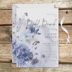 Modernes Periwinkle Blue Wildblumen Bridal Brunch Einladung