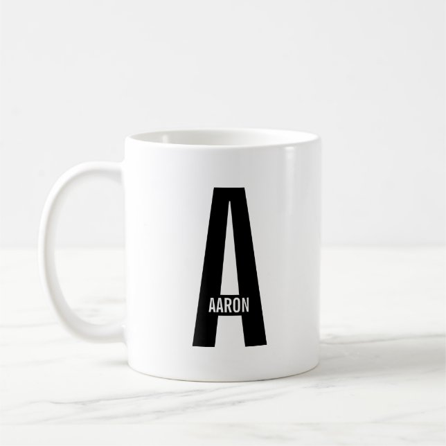 Modernes Personalisiertes Fettmonogramm und Name Kaffeetasse (Links)