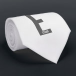Modernes Personalisiertes Fettmonogramm und Name Krawatte<br><div class="desc">Modernes Monogram Design mit personalisiertem Monogramm Buchstaben "E" und Namen im modernen fett formatierten Sans Serif Schriftart Stil. Perfektes Geschenk für ihn,  Vatertagsgeschenk,  Trauzeuge Geschenk und vieles mehr.</div>