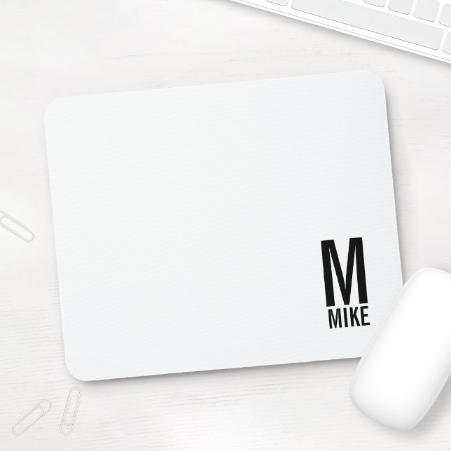 Modernes Personalisiertes Fettmonogramm und Name Mousepad (Von Creator hochgeladen)