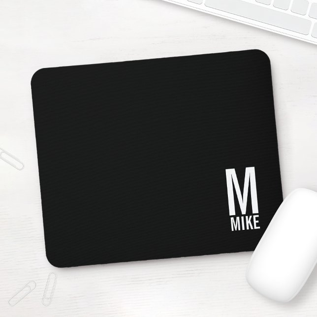 Modernes Personalisiertes Fettmonogramm und Name Mousepad (Von Creator hochgeladen)