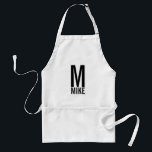 Modernes Personalisiertes Fettmonogramm und Name Schürze<br><div class="desc">Modernes Schwarz-Weiß-Monogramm-Design mit personalisiertem Monogramm und Namen im modernen fett formatierten Sans Serif Schriftart Stil. Einzigartiges Geschenk für Vater,  Ehemann,  Großeltern und mehr.</div>