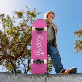 Modernes, Personalisiertes Monogramm mit Hot Pink  Skateboard
