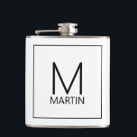 Modernes Personalisiertes Monogramm und Name Flask Flachmann<br><div class="desc">Modernes,  minimalistisches Design mit personalisiertem Monogramm und Namen im modernen Schwarz-Sans-Serif-Schriftart-Stil auf weißem Hintergrund. Perfekt als Feriengeschenk,  Vatertagsgeschenk für Papa und Geschenk für alle besondere Anlässe.</div>
