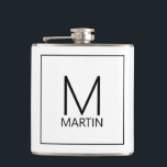 Modernes Personalisiertes Monogramm und Name Flask Flachmann<br><div class="desc">Modernes,  minimalistisches Design mit personalisiertem Monogramm und Namen im modernen Schwarz-Sans-Serif-Schriftart-Stil auf weißem Hintergrund. Perfekt als Feriengeschenk,  Vatertagsgeschenk für Papa und Geschenk für alle besondere Anlässe.</div>