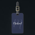 Modernes Personalisiertes Monogramm und Name Navy  Gepäckanhänger<br><div class="desc">Personalisiertes Monogramm und Namensschild mit personalisierten Namen im modernen,  weißen Skript-Stil und Monogramm Schriftart in hellblau in modernem Skript-Schriftart-Stil als Hintergrund navy blauen Hintergrund.

Ideal als Urlaubsgeschenk,  Familienfavoriten,  danke für Trauzeugen und Geschenk für jeden besondere Anlässe.</div>