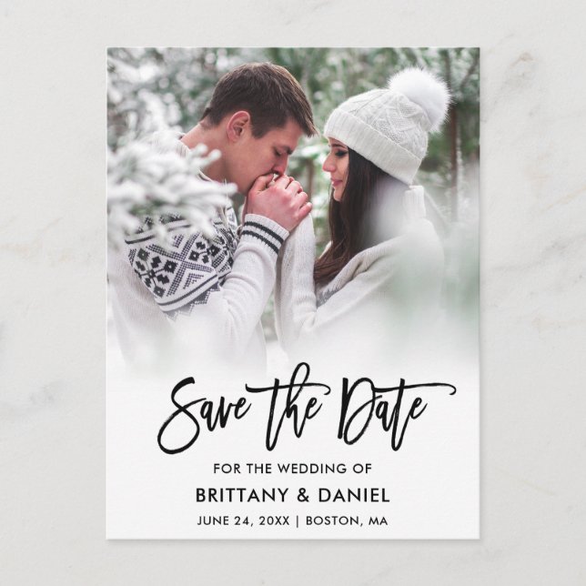 Modernes Pinselskript-Foto Save the Date Postkarte (Vorderseite)