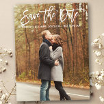 Modernes Pinselskript Save the Date mit Foto Postkarte<br><div class="desc">Modernes Pinselskript Save the Date Verlobung Ankündigung Foto Postkarte</div>