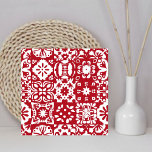 Modernes Portugiesisch Red & White Fliese<br><div class="desc">Erweitern Sie Ihre Zuhause mit unserer modernen, rot-weiß-mexikanischen Keramik Tile. Diese markante Kachel zeichnet sich durch ein zeitgenössisches Design aus, das fett rot und knusprig weiß kombiniert und die Inspiration der traditionellen mexikanischen und portugiesischen Kunst zeichne. Diese hochwertige Keramik-Fliese eignet sich ideal für Küchen, Bäder oder als Dekoration. Sie verleiht...</div>