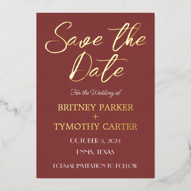 Modernes QR Code Foto Wine Burgundy Script Wedding Folieneinladung (Vorderseite)