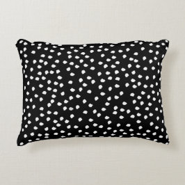 Modernes Random Polka Dot Muster Schwarz-Weiß Dekokissen
