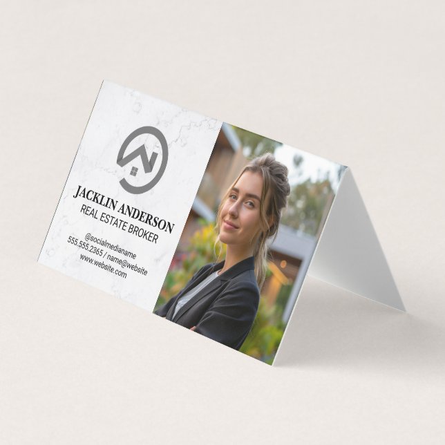 Modernes Real Anwesen Logo | Geschäftsfrau Visitenkarten (Vorderseite)