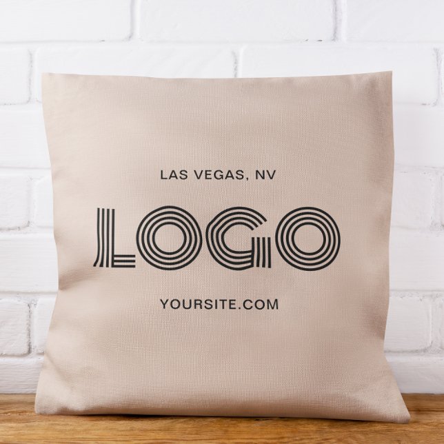 Modernes, rechteckiges Logo in Beige und Schwarz Kissen (Modern Tan and Brown Leopard Spot Outdoor Pillow)