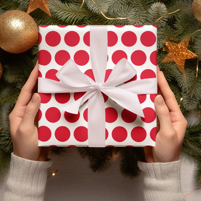 Modernes Red Polka Dots Weihnachtswrapping Paper Geschenkpapier (Von Creator hochgeladen)
